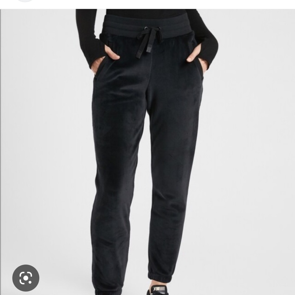 Athleta Double Cozy Karma Recover jogger in small